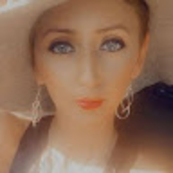 Meet your Posher, Kateland - Picture 1 of 1